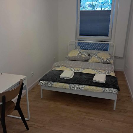 Apartament Julia 1-4 Os Starowapiennikowa 42A Z Balkonem Ze Sniadaniem Kontynentalnym Kielce Exterior photo