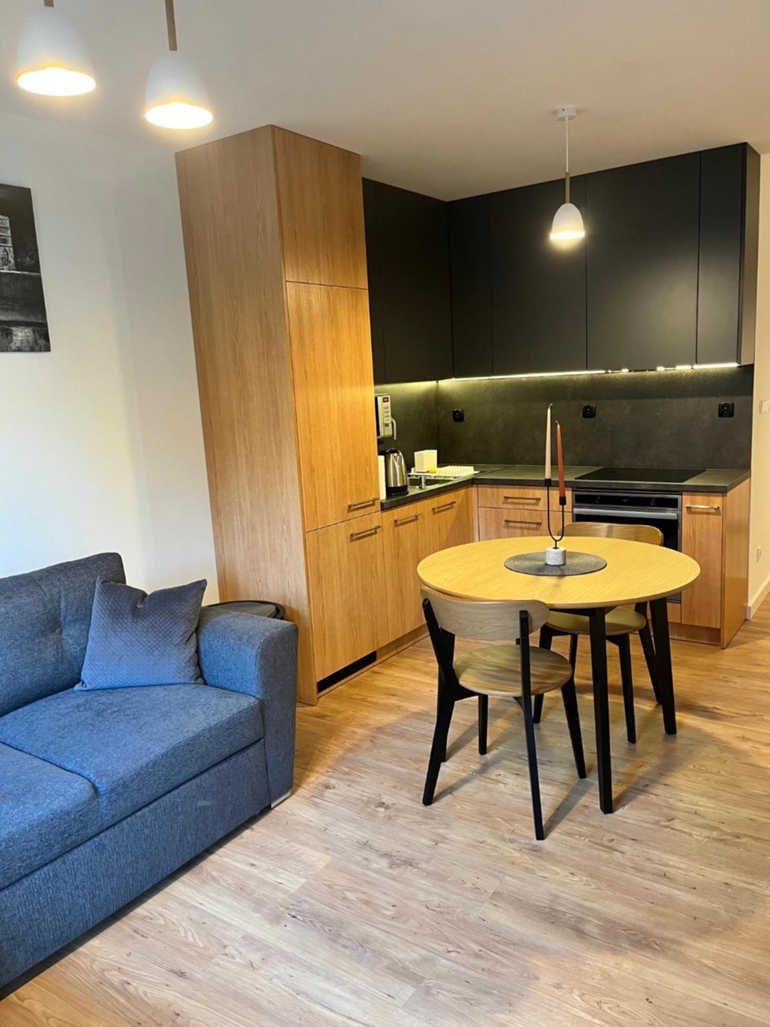 Apartament Julia 1-4 Os Starowapiennikowa 42A Z Balkonem Ze Sniadaniem Kontynentalnym Kielce Exterior photo