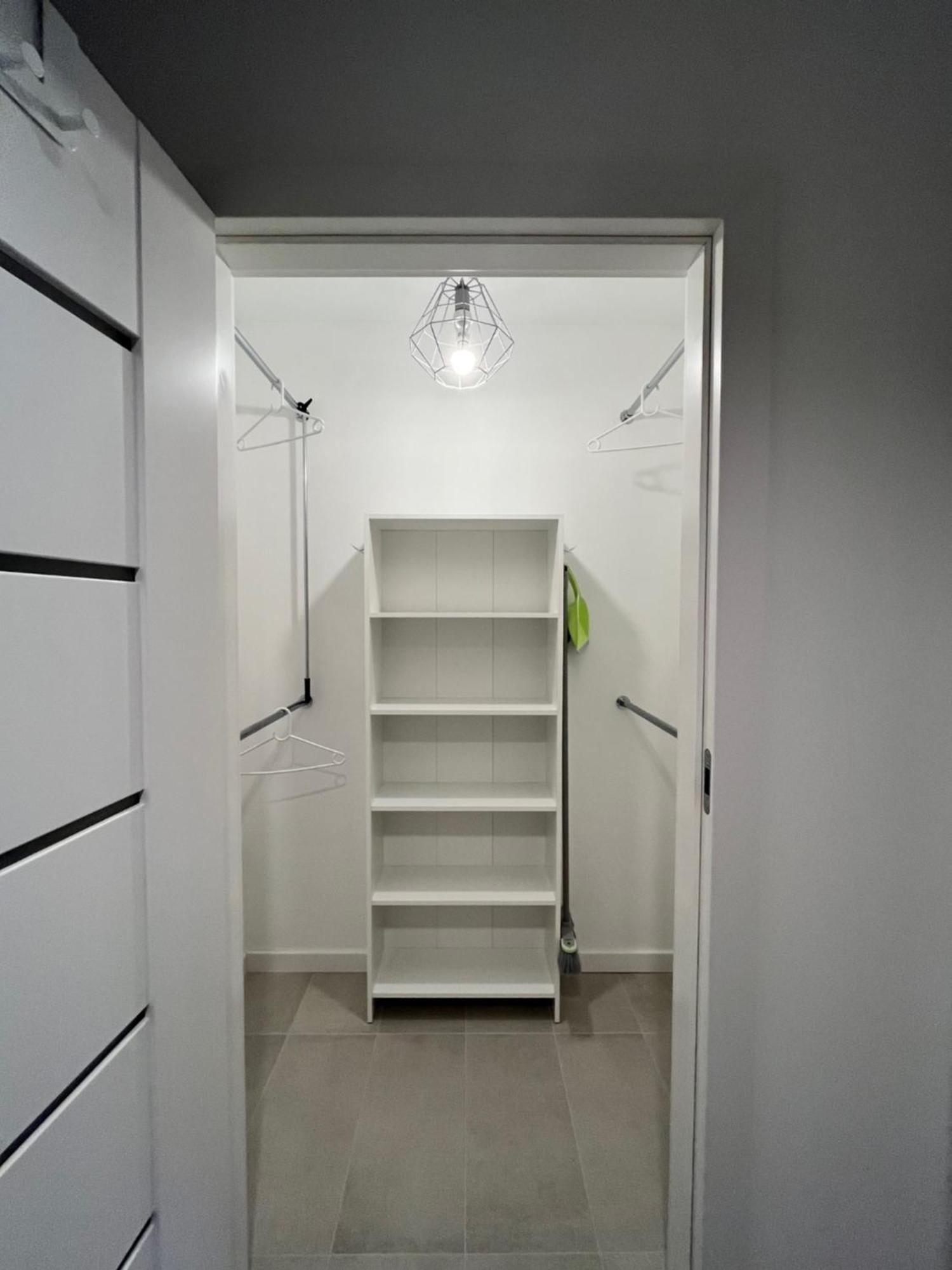 Apartament Julia 1-4 Os Starowapiennikowa 42A Z Balkonem Ze Sniadaniem Kontynentalnym Kielce Exterior photo