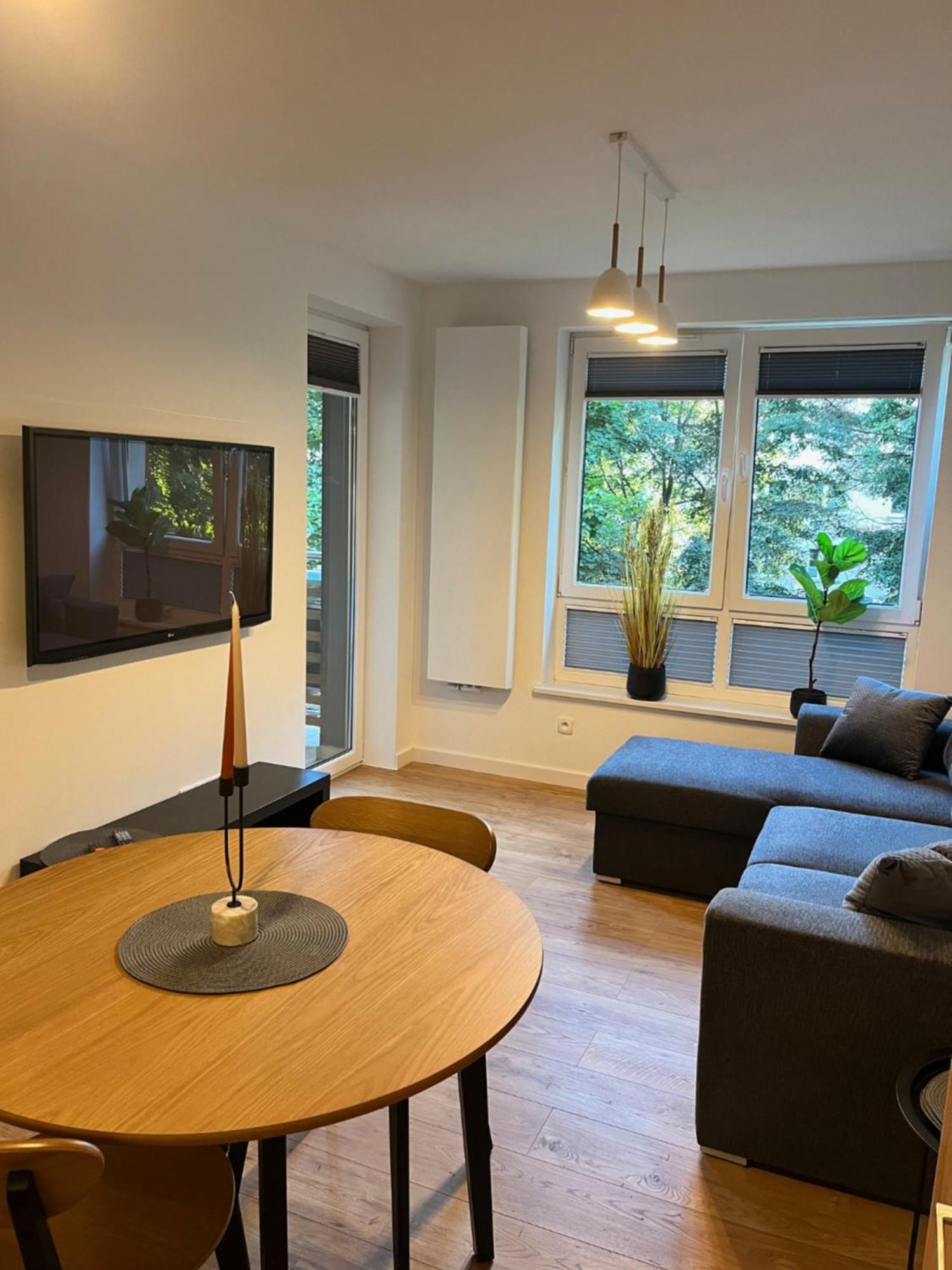 Apartament Julia 1-4 Os Starowapiennikowa 42A Z Balkonem Ze Sniadaniem Kontynentalnym Kielce Exterior photo