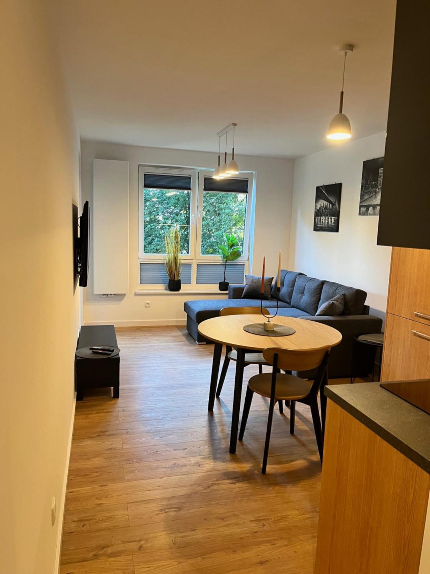 Apartament Julia 1-4 Os Starowapiennikowa 42A Z Balkonem Ze Sniadaniem Kontynentalnym Kielce Exterior photo